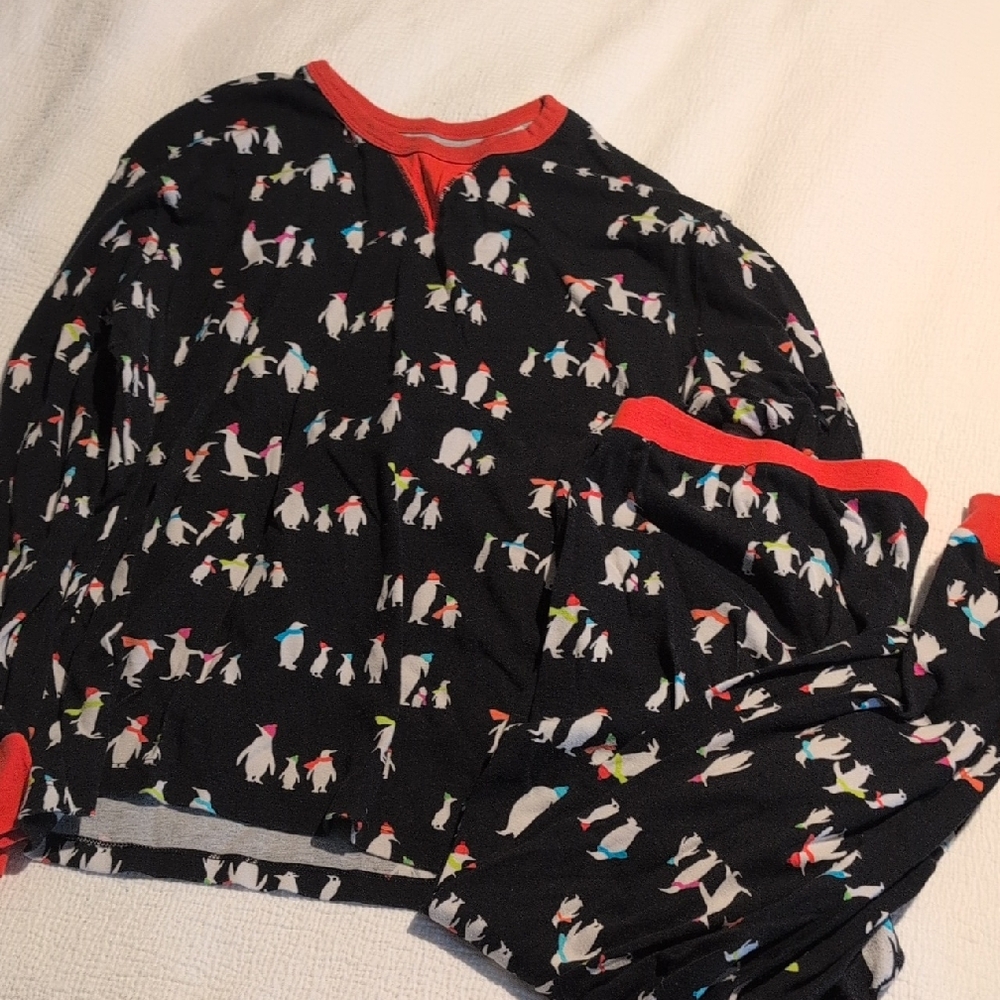 Wondershop Men's Pajama Set - Black with Red Accents and Penguin Print